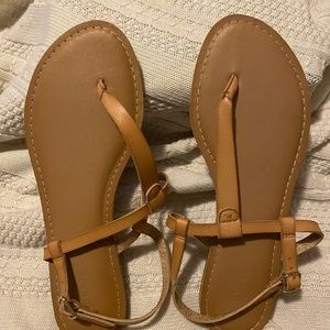 Old Navy T-Strap Flat Sandals Tan Sz 9